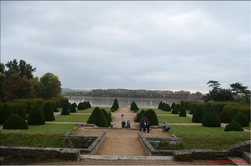 Vayres jardins vers la Dordogne