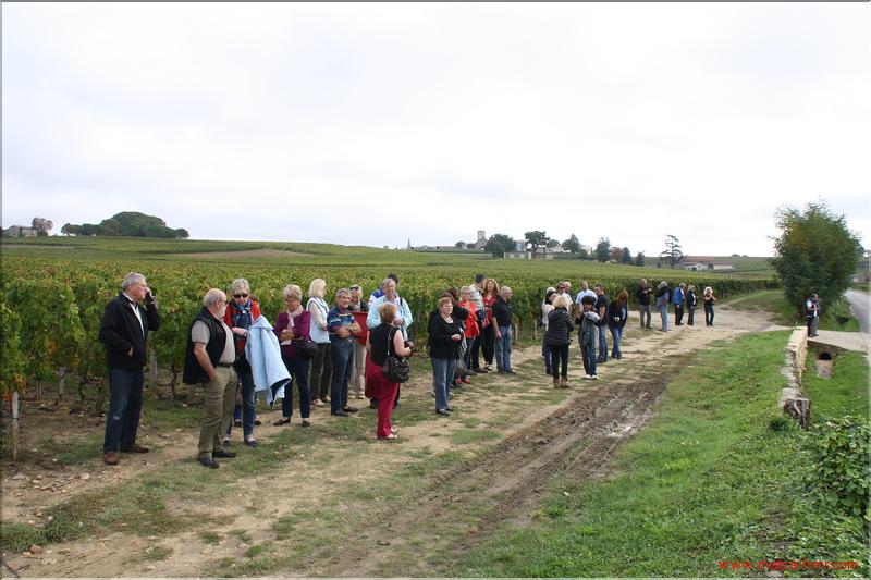 face à l'Angélus...